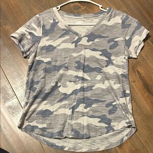 Old Navy Blue and Gray Camo V-Neck Tee